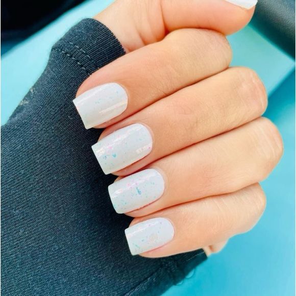 Color Street | Chasing Clouds a milky white shade with iridescent flakes - Picture 11 of 11